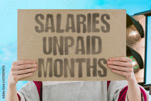 Fotografía "Salaries unpaid months" Public sector workers abandon posts