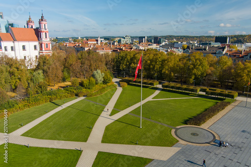 Fotografie Aerial view of Lukiskes Square and the Church of St