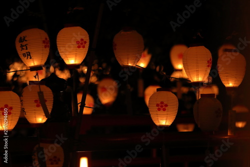 Kento Myo: Traditional Japanese summer lantern illumination at night / 日本の夏の伝統行事 献灯明 夜に灯る提灯の幻想的な風景