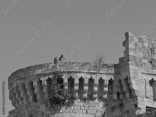 Fotografía black and white, Grand Master's Palace, Rhodes, Medieval Moat, Massive defensive