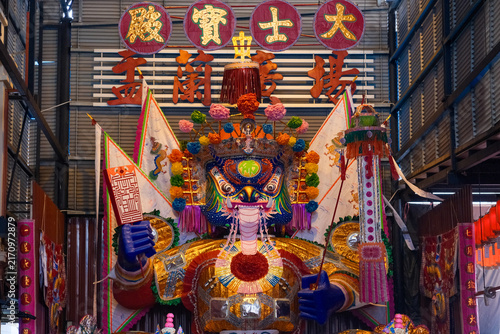 Quadro su tela Giant Da Shi Ye Effigy at Hungry Ghost Festival in Bukit Mertajam Penang