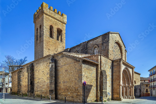 Fotografía Church of Santiago in Sanguesa, Spain, three quarter view