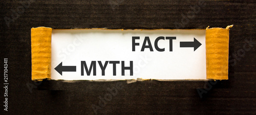 Foto Fact or myth words symbol