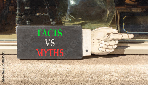 Obraz na płótnie Facts vs versus myths words symbol
