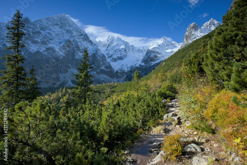 Foto Autumn in the High Tatra Mountains, the Valley of the Green Lake, Slovakia