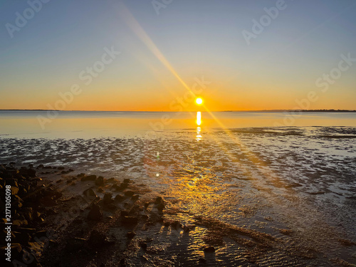 Canvas Print Golden sunrise over Moreton Bay from Wynnum foreshore