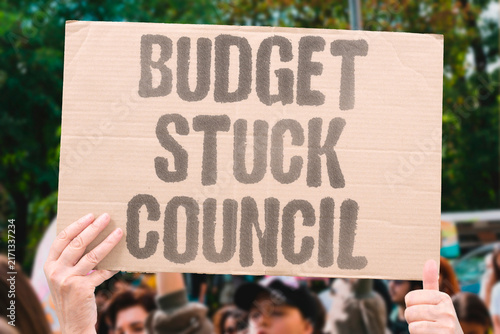 Fotografía "Budget stuck council" Appropriations await legislative approval