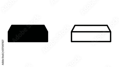 Obraz na plátně Black and White Box Shapes: A simple graphic illustration showcasing two basic rectangular prisms, one solid black and the other a hollow white outline