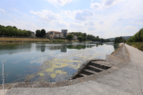 Obraz na plátně La rivière la Marne, ville de Château Thierry, département de l'Aisne, France