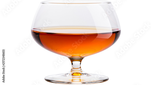 Fotografía Clear glass brandy snifter filled with amber liquid, isolated on transparent bac