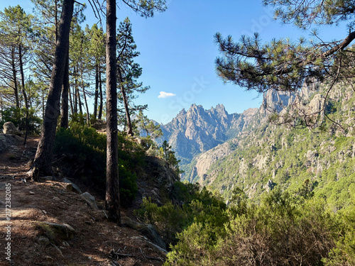 Cuadro en lienzo Paysage du GR20 en Corse entre les Aiguilles de Bavella et le refuge de Paliri