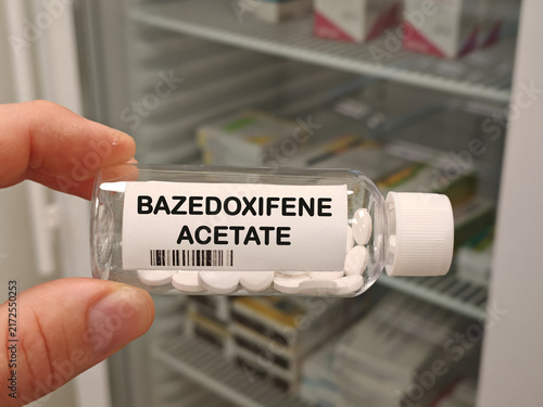 Quadro su tela BAZEDOXIFENE ACETATE ESTROGENS estrogen receptor modulator combination for menop