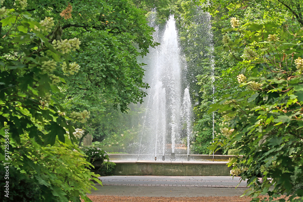 Naklejka premium Fountain At Cantigny Gardens Wheaton Illinois