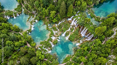 Quadro su tela Aerial View of Majestic Plitvice Lakes National Park with Cascading Turquoise Wa