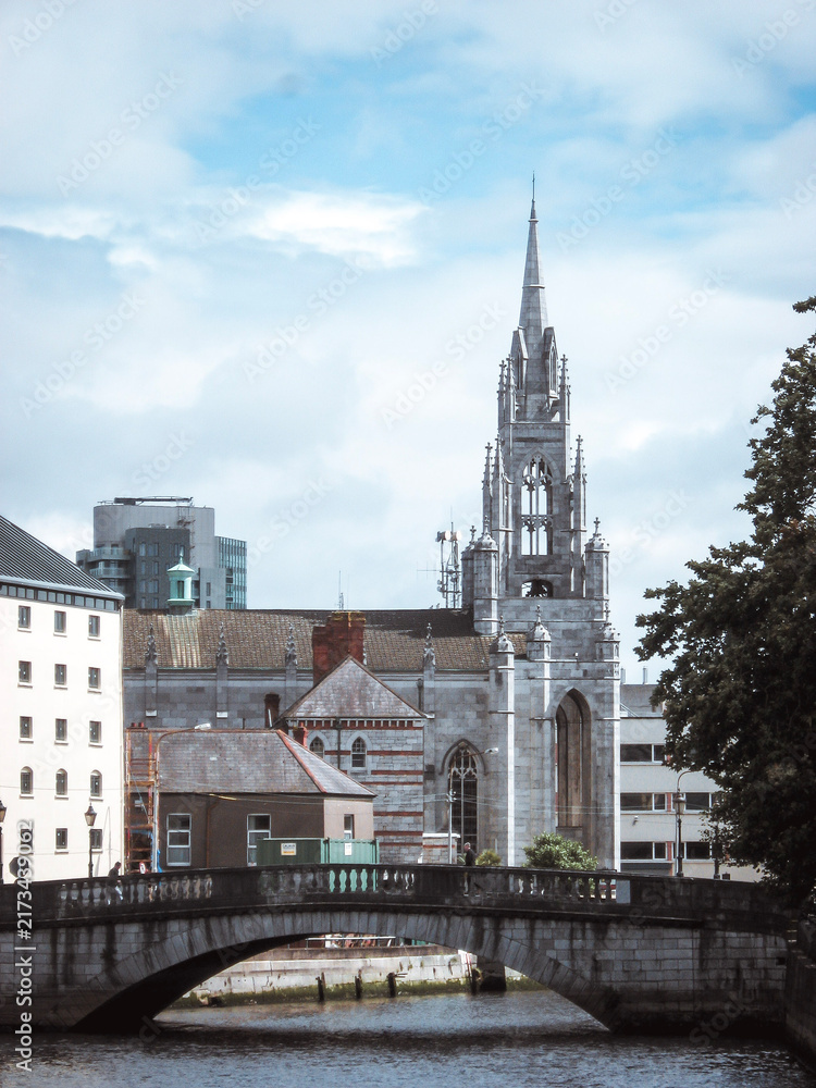 Obraz premium cathedral of a city