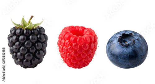 Foto Fresh blackberry raspberry and blueberry isolated on transparent background