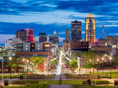 Des Moines, Iowa, USA downtown city skyline at blue hour 343