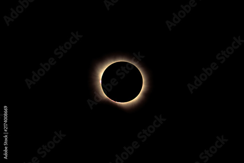Fotografía High Quality Total Solar Eclipse with Bright Diamond Ring and Solar Corona Durin