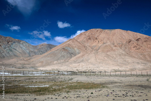 Bild auf Leinwand Scenic road view of Pamir Highway near Lake Karakul and Tajik-Chinese border, Ta