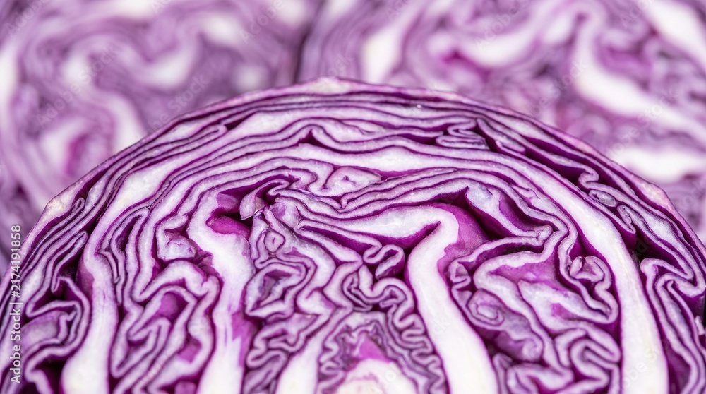 Obraz premium Fresh Red Cabbage Close Up with Vibrant Purple Leaves and Natural Vegetable Texture for Healthy Food, Salad, Organic Ingredient and Nutrition Background
