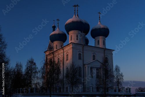 Фотография The snow-white church with its blue domes looks majestic even in winter
