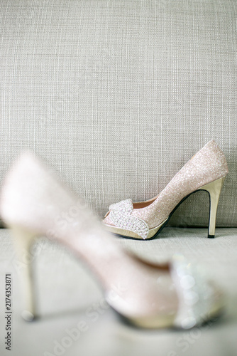 Canvastavla Sparkly Pink Glitter Wedding High Heels