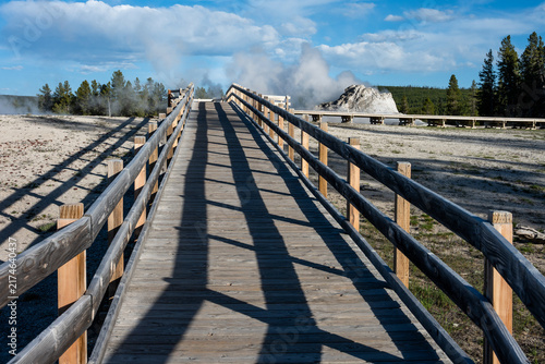 Canvastavla Accessible wood boardwalk to Castle Geyser in Old Faithful area of Upper Geyser