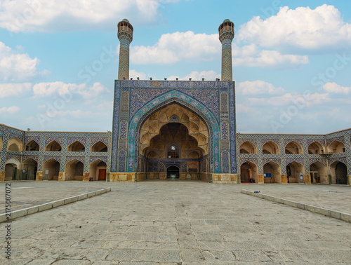 Bild auf Leinwand Isfahan, Iran - former capital of Iran, Isfahan is famous for its Persian - Muslim architecture