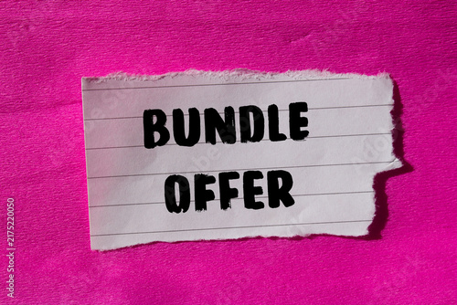 Cuadro en lienzo Bundle Offer message written on ripped torn paper background