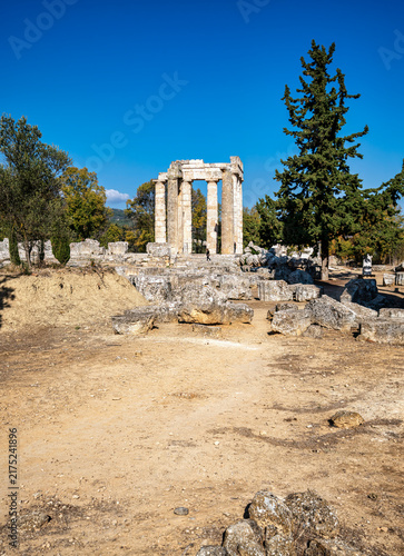 Fotografía Temple of Zeus at Ancient Nemea in Autumn, Greece