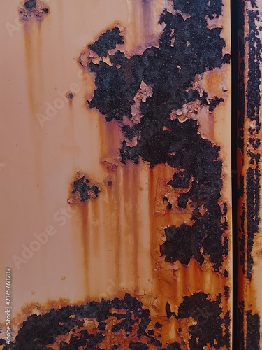 Canvastavla Heavy rust corrosion and peeling paint on orange metal surface texture