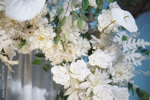 Fotografie Closeup of elegant white floral arrangement for wedding decoration