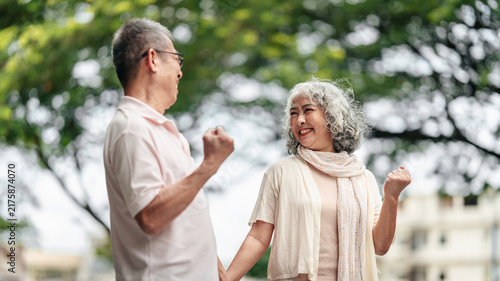 фотографія Senior adults celebrating triumph happy healthy lifestyle outdoo