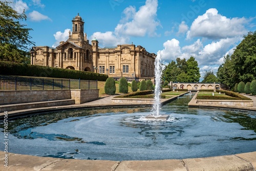 Cartwright Hall and Fountain