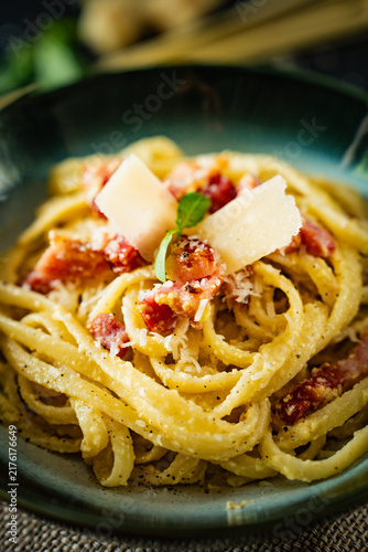 Картината върху платно linguine carbonara