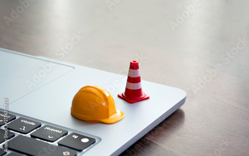 Cuadro en lienzo Coming Soon , under construction and work in progress , website maintenance