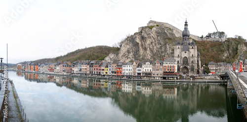 Cuadro en lienzo Dinant, Belgium, January 2, 2026: Dinant town reflecting in meuse river belgium