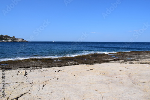 Canvas Print rocky shore