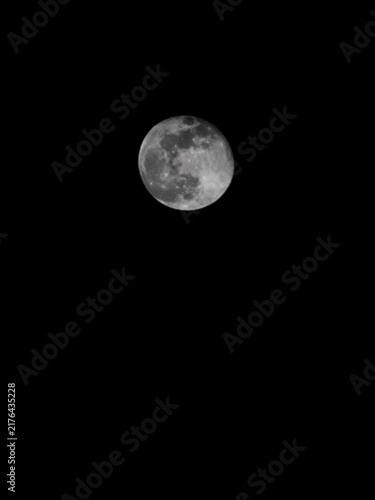 Quadro su tela full moon on black background
