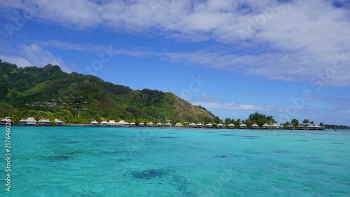 Canvastavla A wide, stunning view across the vibrant turquoise waters of a lagoon in Moorea,