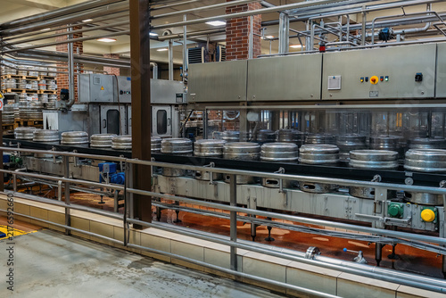 Production line of bottling of beverage into metal kegs