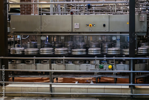 Production line of bottling of beverage into metal kegs