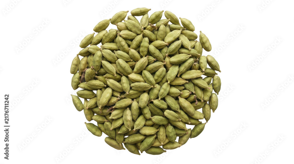 Obraz premium A pile of dried green cardamom pods arranged in a circular shape isolated on transparent background