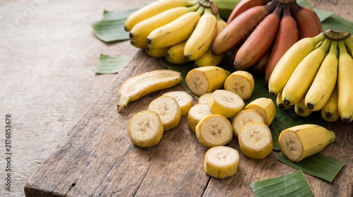 Banana Varieties with Fresh Sliced Cross Sections and Natural Texture