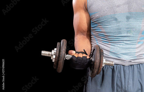 Fotografie powerful latino muscular man lifting weights