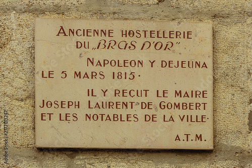 Fotografía Commemorative plaque in a street in Sisteron where Napoleon had breakfast with l