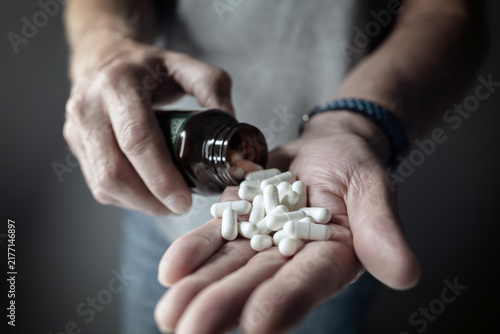 Принти на полотні Taking prescription medicine pills or capsules