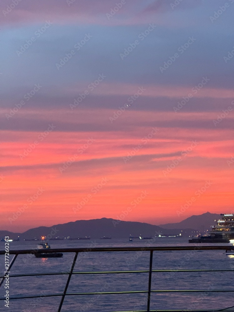 Obraz premium sunset over the sea