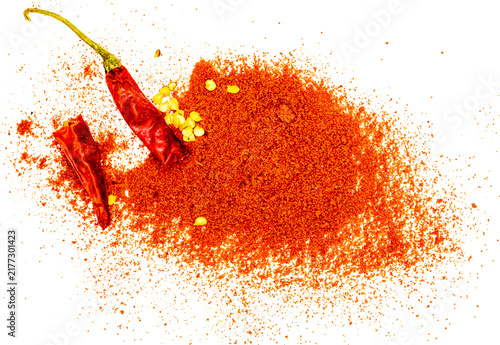 Foto red chilies with chili flakes