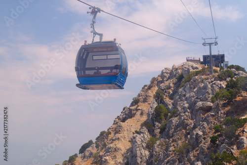 Cuadro en lienzo View of blue funicular or ropeway and public transport to top of mountain, Babad